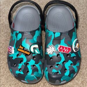 Crocs Star Wars Theme From Disney World, Like New!
Men’s size 7/Womens Size 9